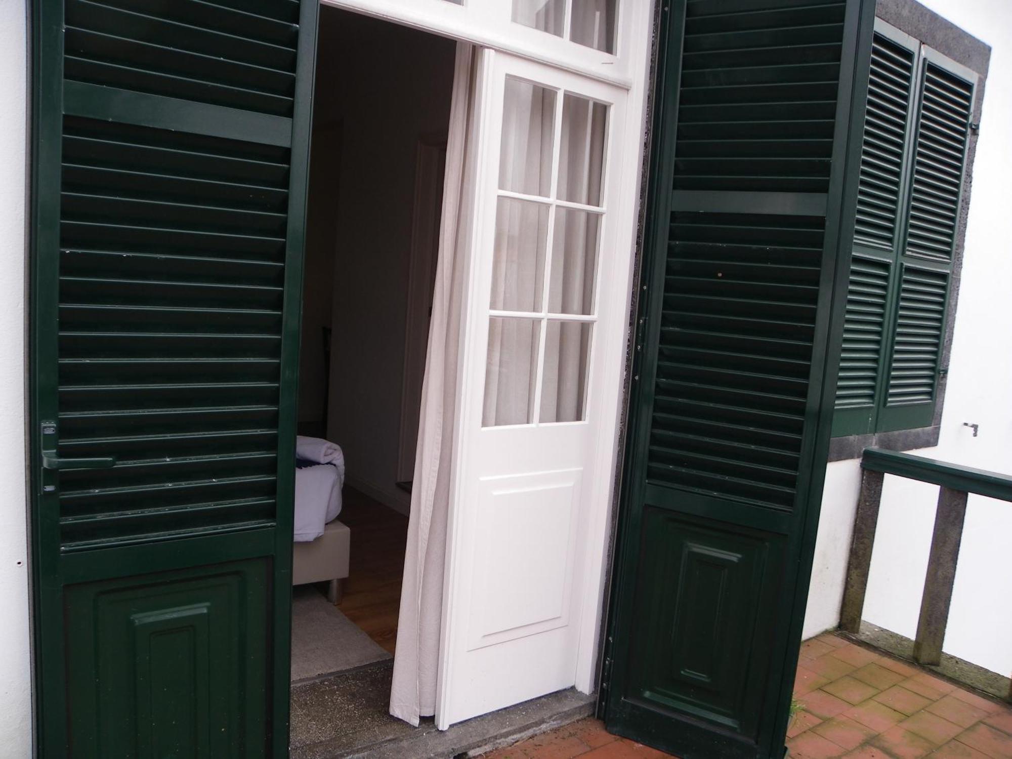& Auberge de jeunesse *