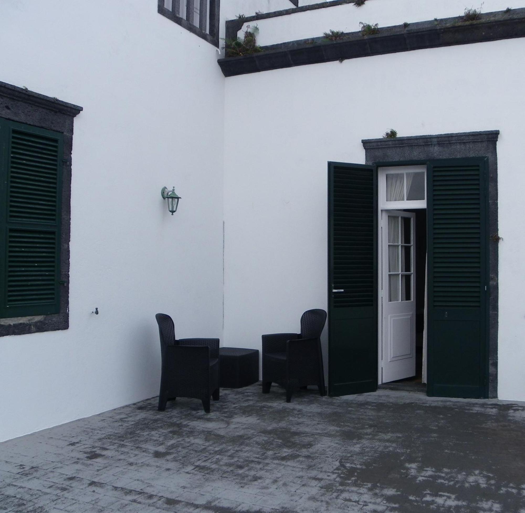 & Lagoa (Azores)